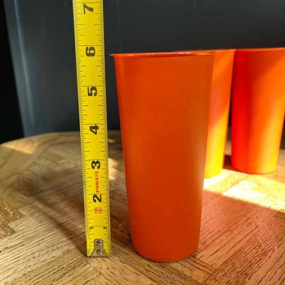 Set of 4 tall Tupperware tumblers in orange - Picture 2 of 4